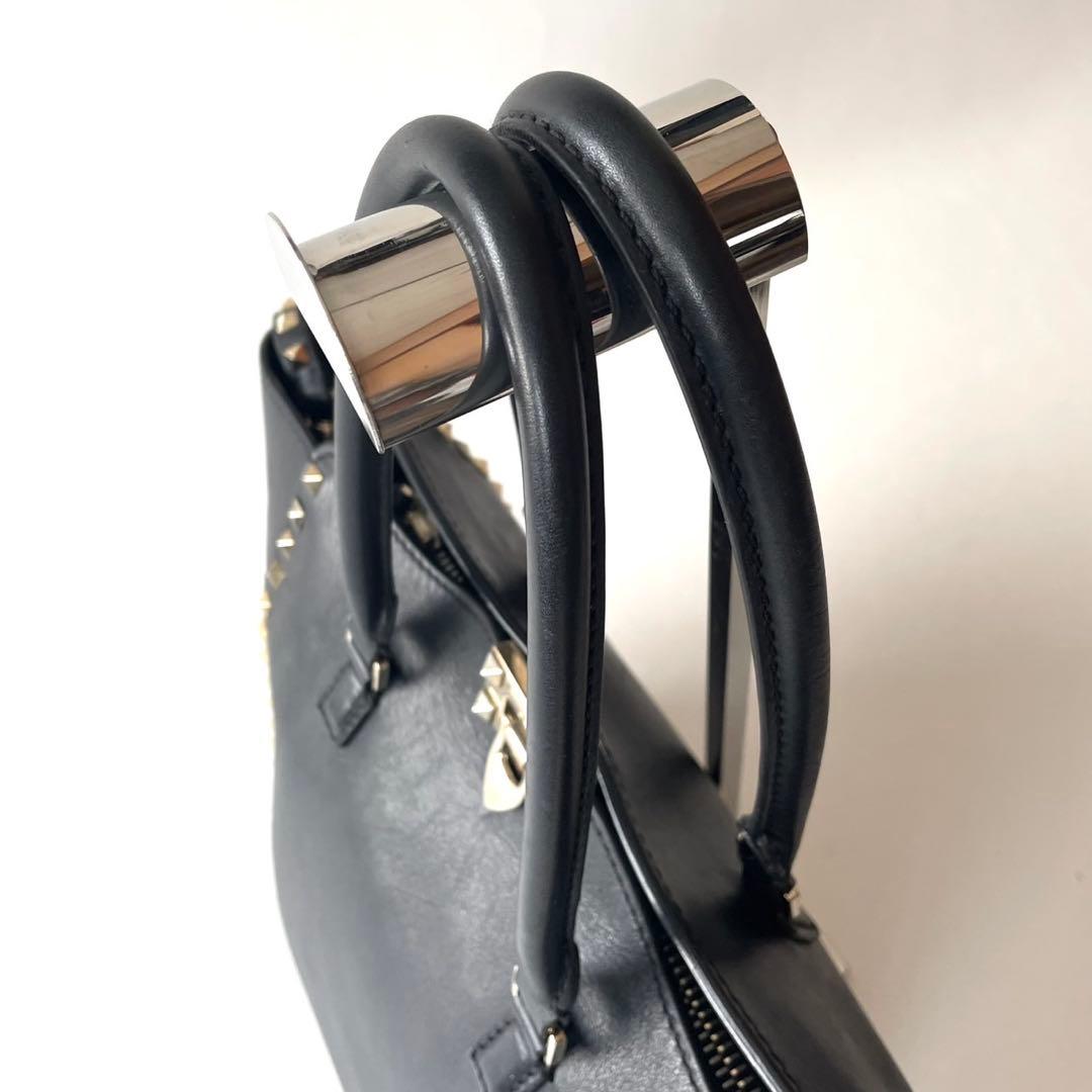 ヴァレンティノガラヴァーニ ロックスタッズ 2WAY ショルダーバッグ 黒