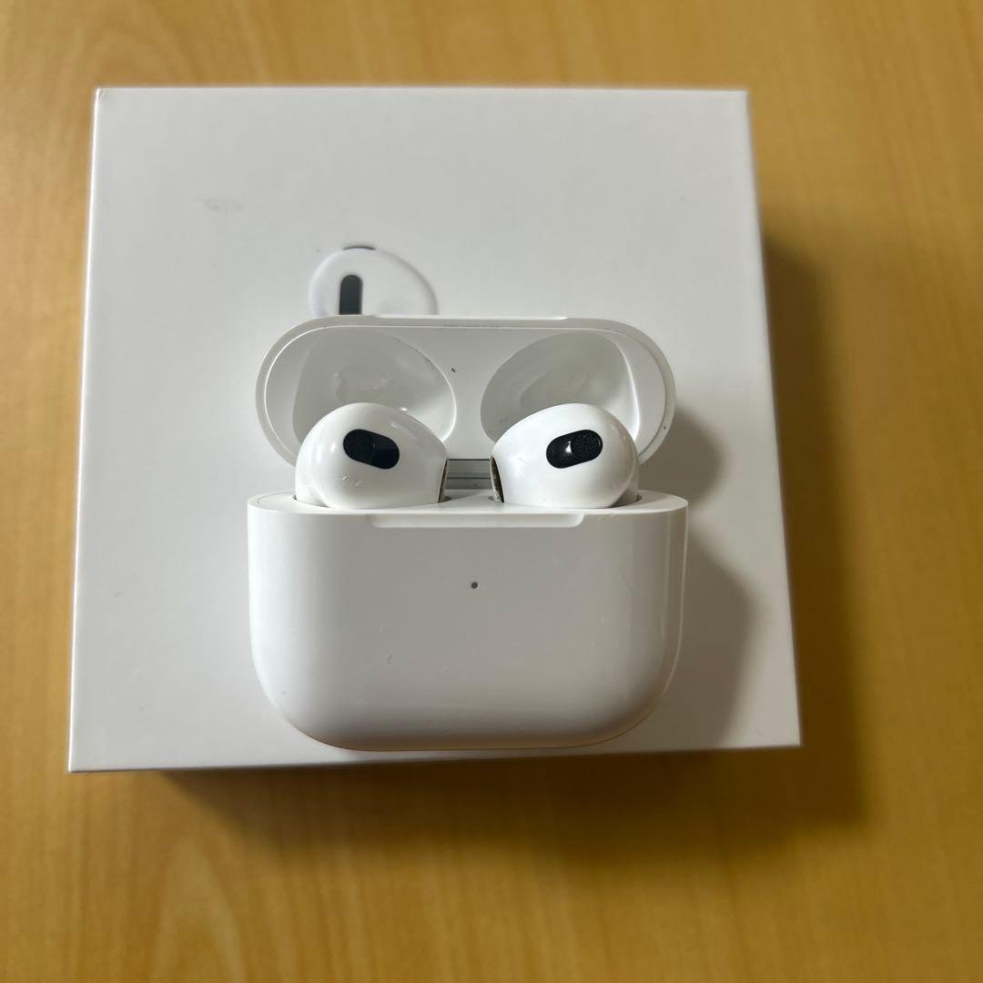 イヤホン airpods3