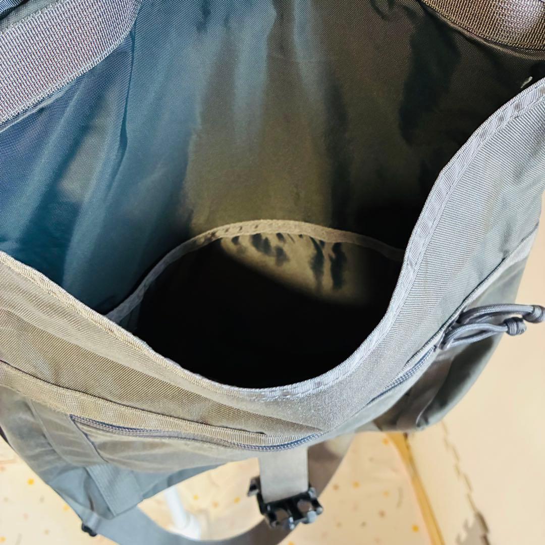 新品未使用　BRIEFING ブリーフィング　ボディーバッグ　メッセージバッグ