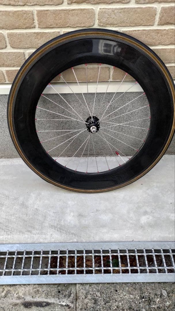 カーボンホイール　フロント20mm リア85mm