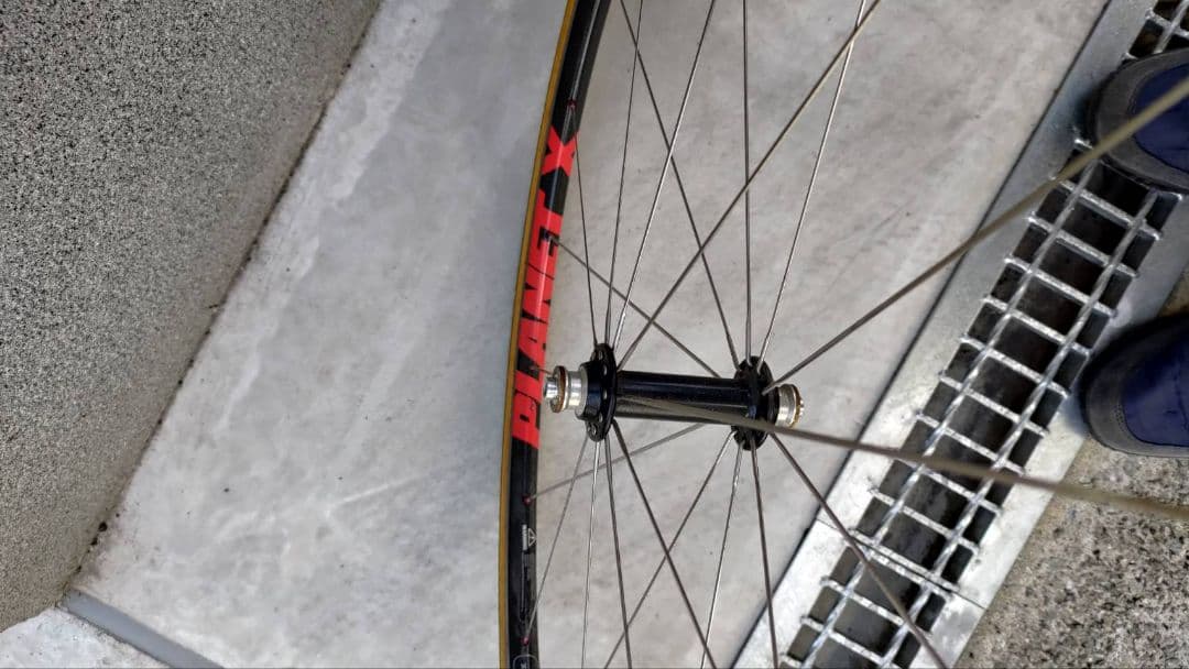 カーボンホイール　フロント20mm リア85mm