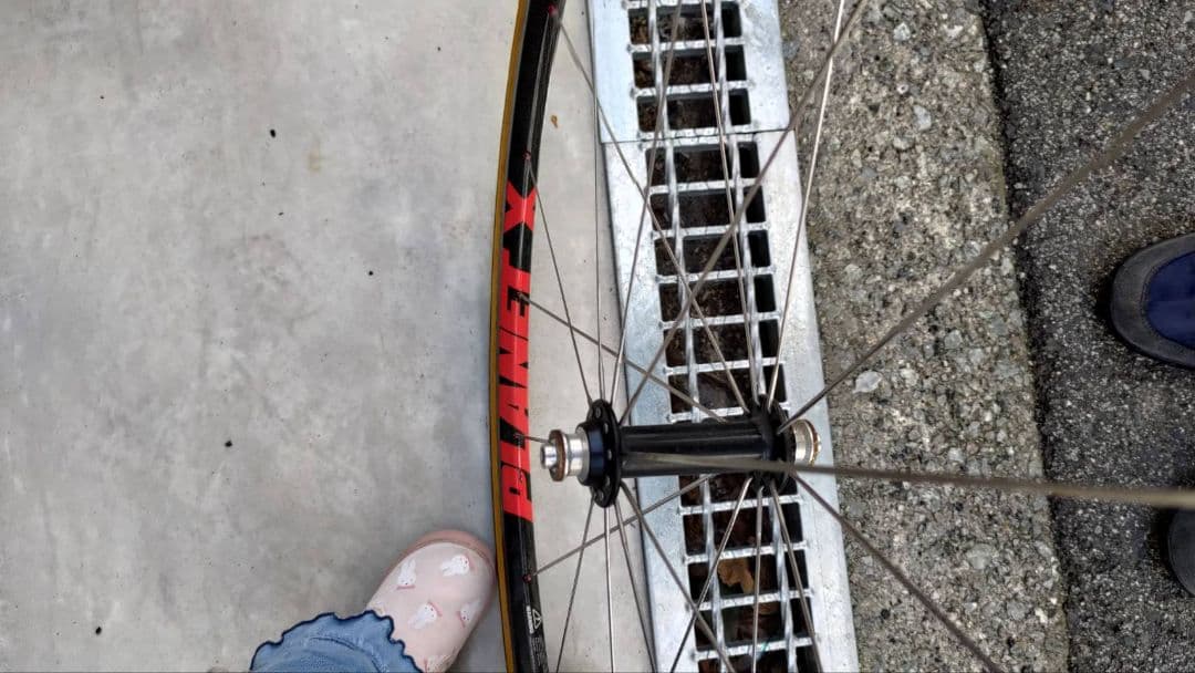 カーボンホイール　フロント20mm リア85mm