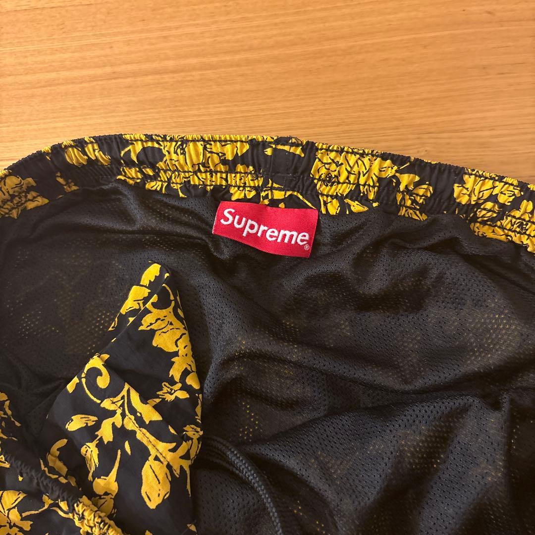 シュプリーム　ショートパンツ