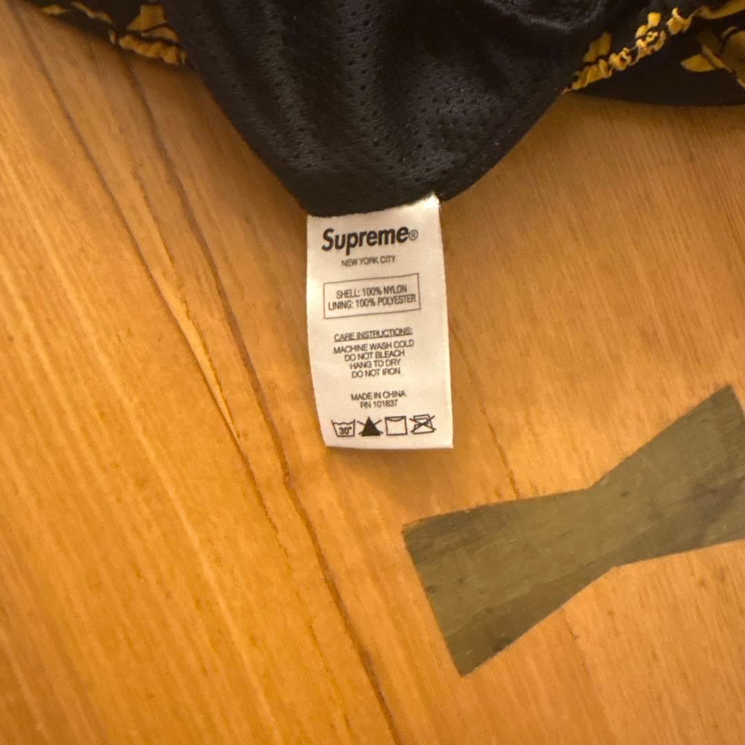 シュプリーム　ショートパンツ