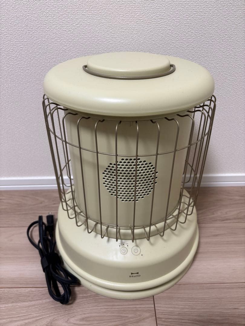 BRUNO 円筒形ストーブ メッシュガード付き クリーム色