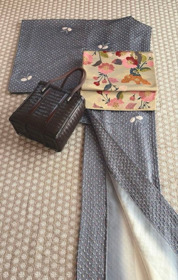 可愛い蝶々柄　絞り　小紋　正絹　お花見着物　ミナペルホネンお好きな方にも