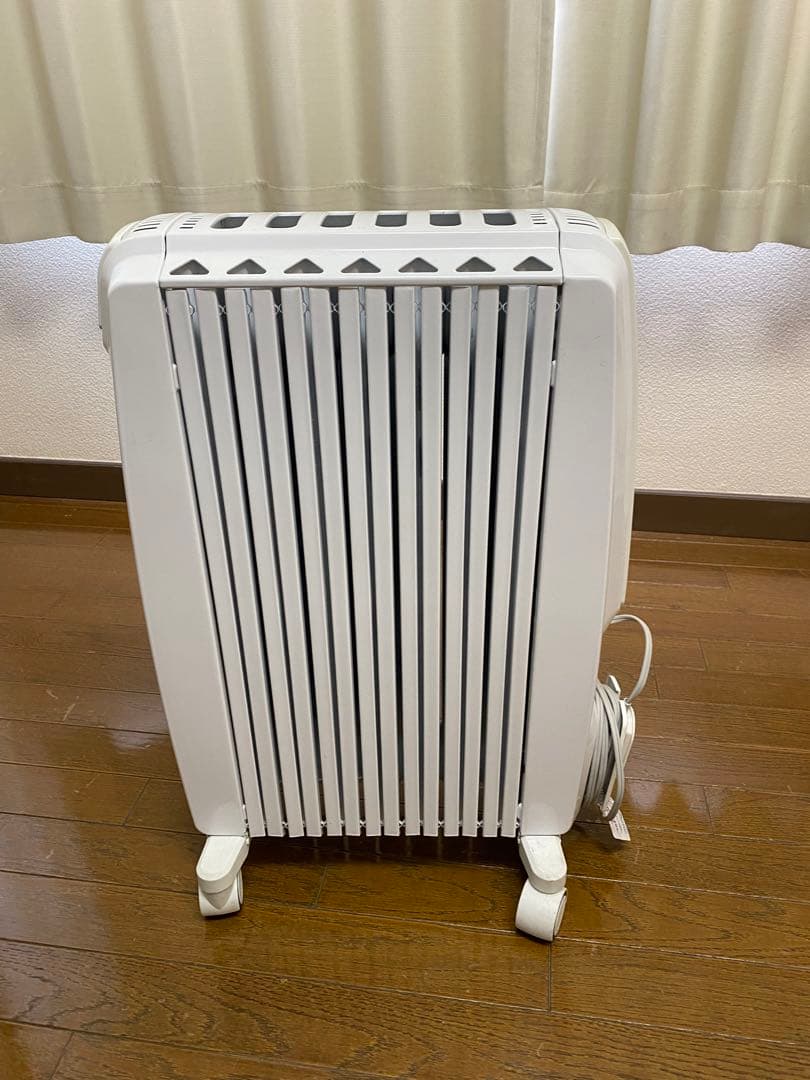 デロンギオイルヒーター　TDD0712W