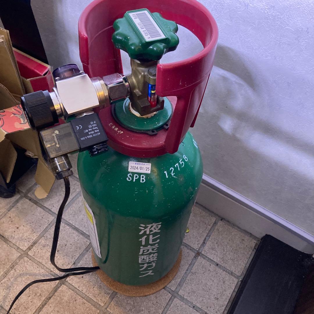 CO2レギュレーター RG-05 ＋ ミドボン5kg（残量約半分）セット