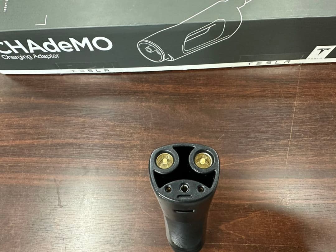 今だけクリスマスセール　純正　TESLA CHAdeMOアダプター