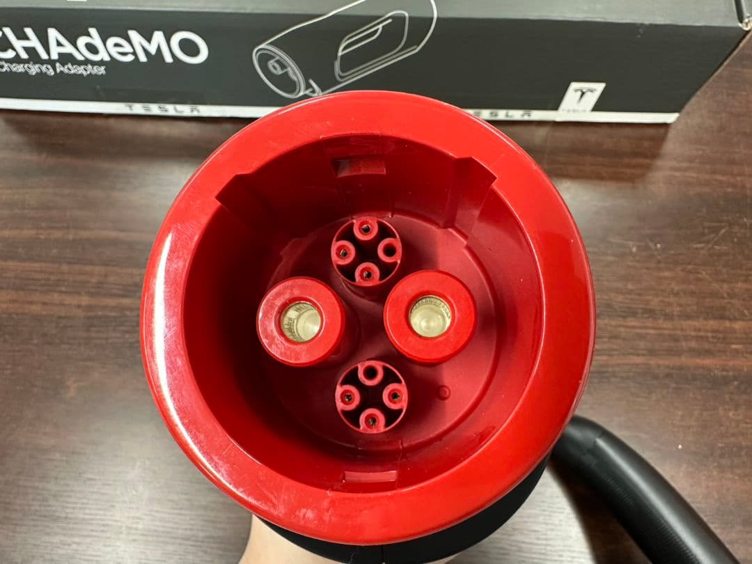 今だけクリスマスセール　純正　TESLA CHAdeMOアダプター