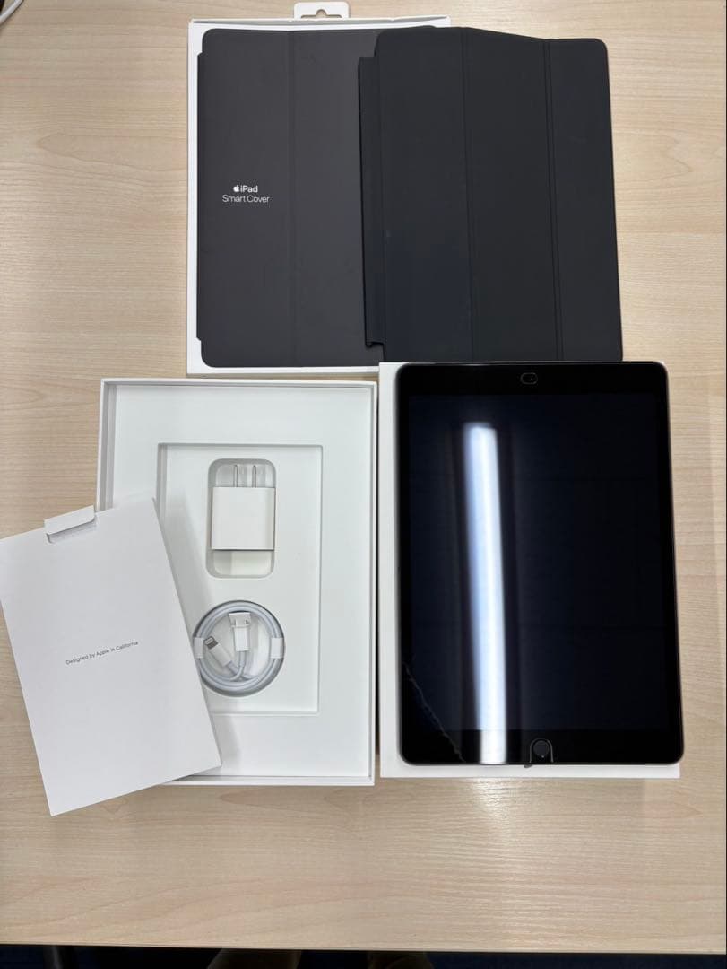 iPad 第9世代 256GB スペースグレイ MK4E3J／ドコモ解除SIM