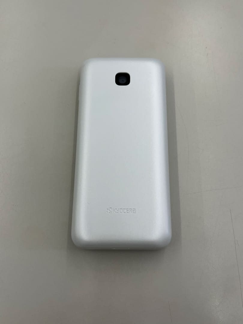 ⭐︎ほぼ未使用⭐︎au GRATINA KYF42 ホワイト【Simロック解除済】