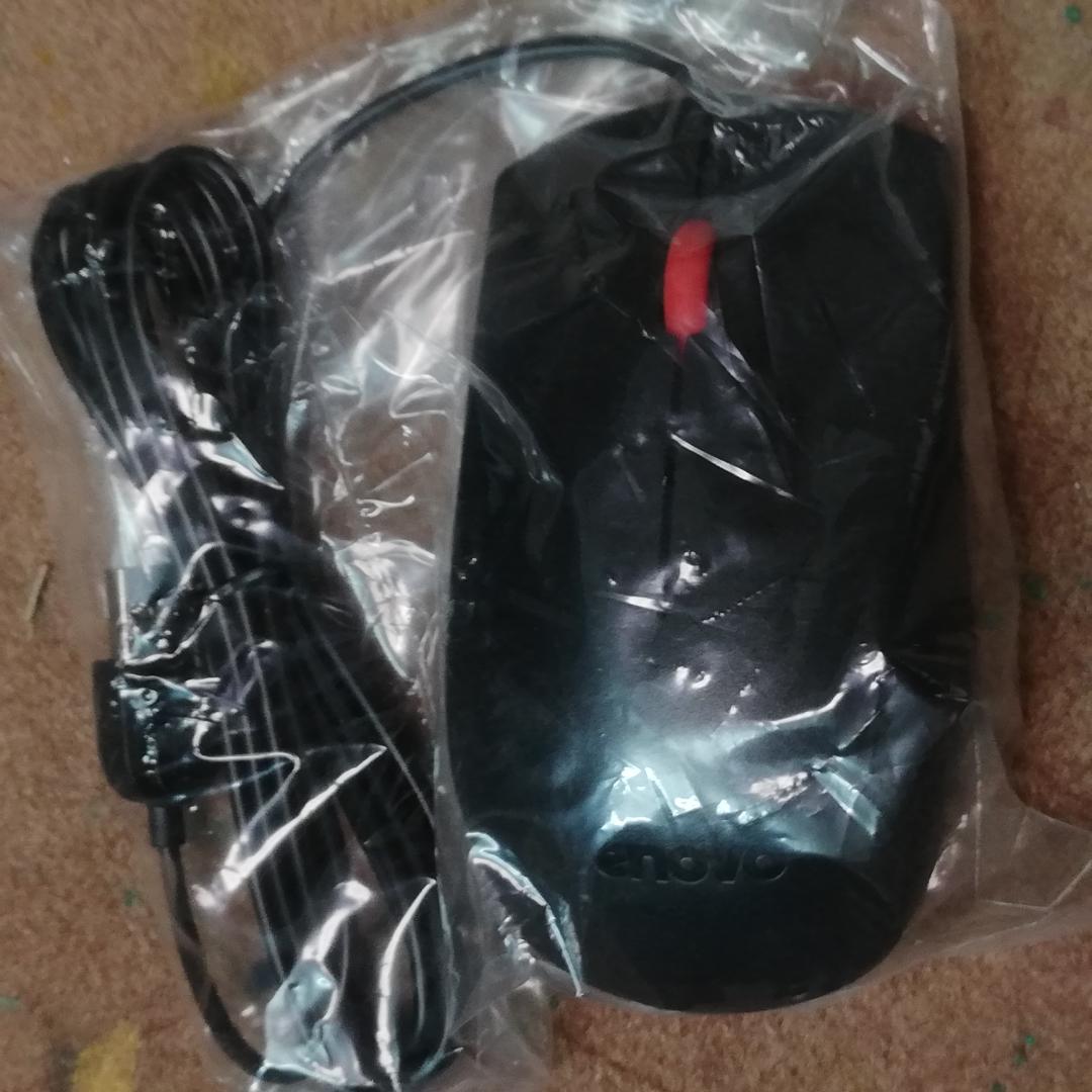 レノボ 超狭枠24インチ　第8世代Core-i5　8G/SSD512+HDD1T