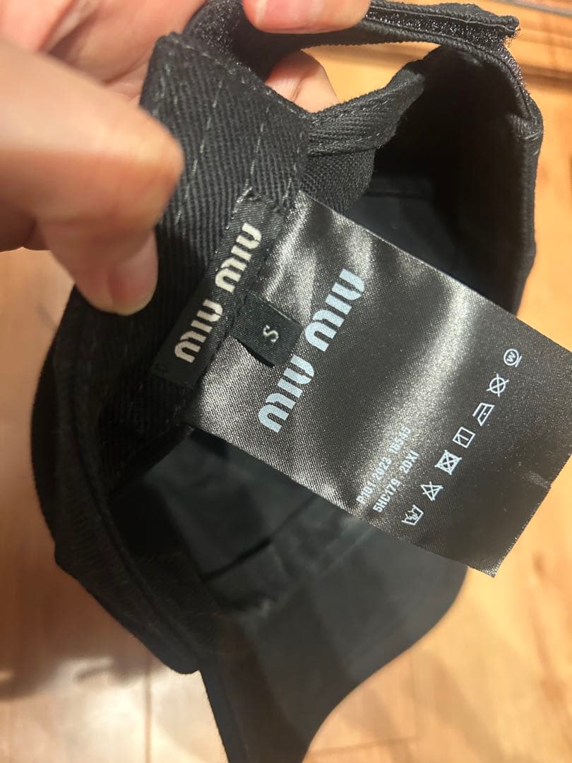 MIU MIU ブラックキャップ Sサイズ