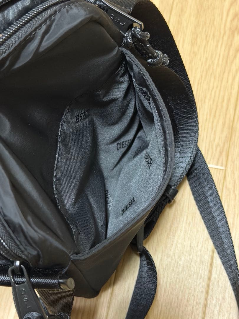 DIESEL メンズ クロスボディバッグ ショルダーバッグ