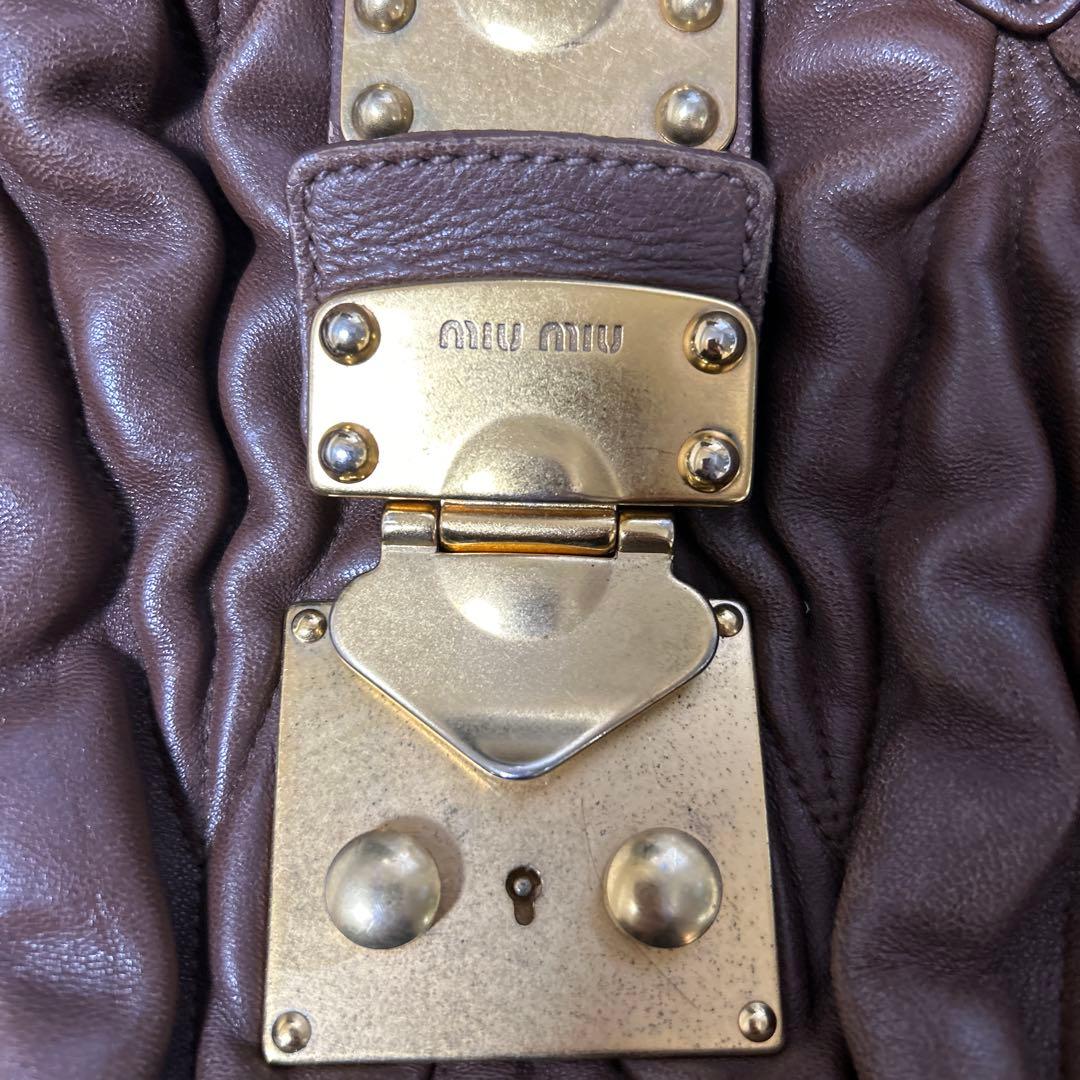 Miu Miuミュウミュウ　マテラッセレザー2WAYハンドバッグ