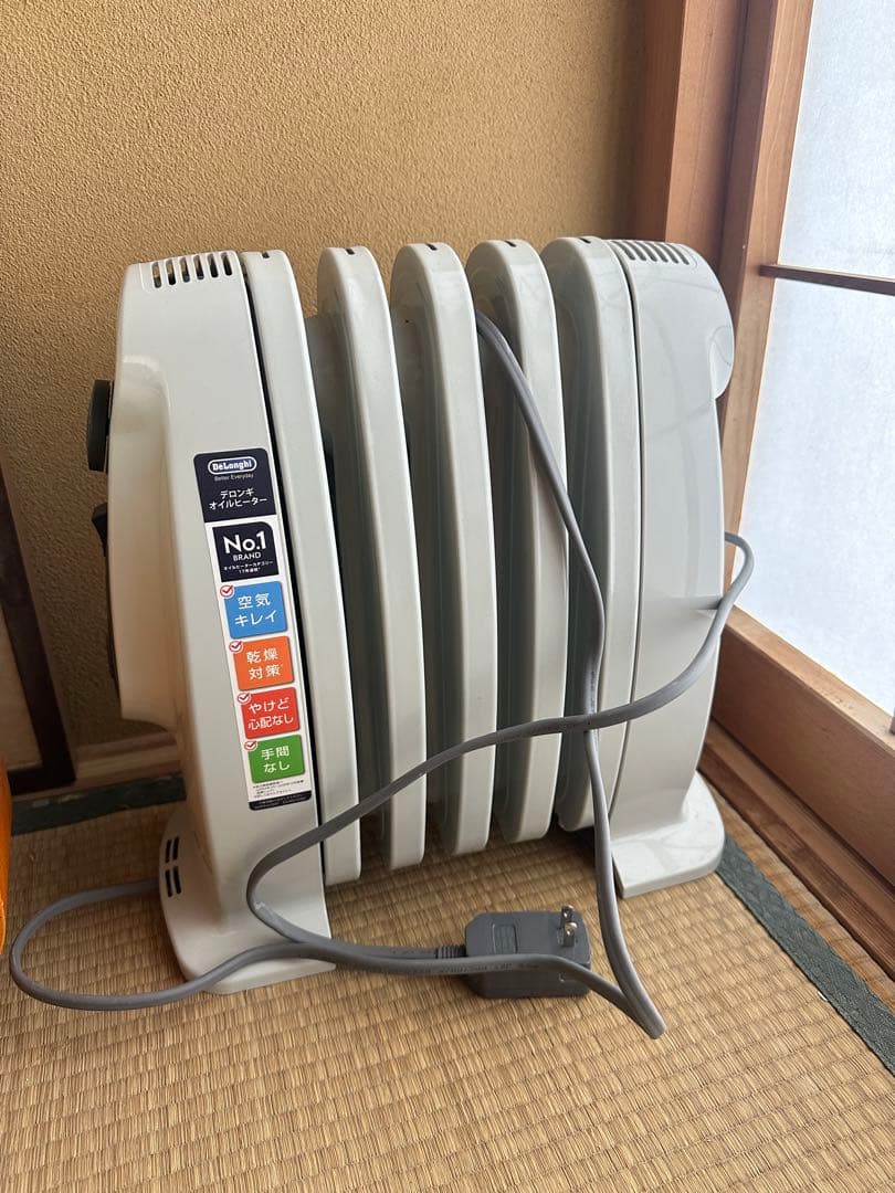 値下げDeLonghi オイルヒーター HJU1305D-OW