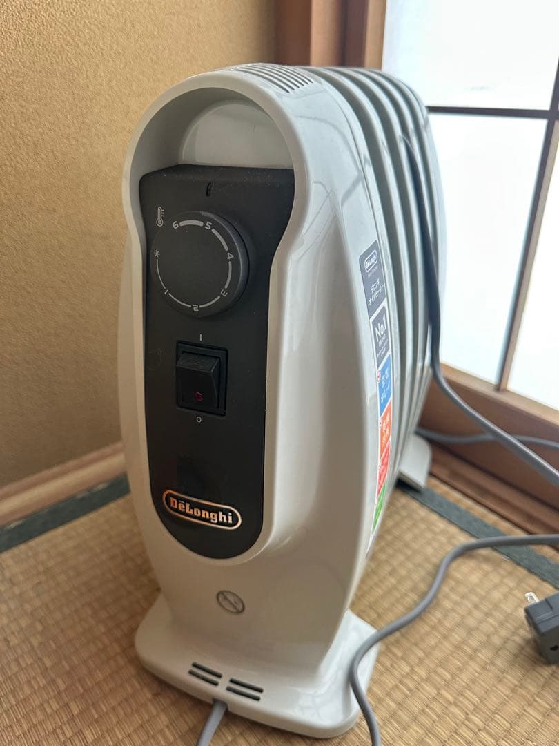 値下げDeLonghi オイルヒーター HJU1305D-OW