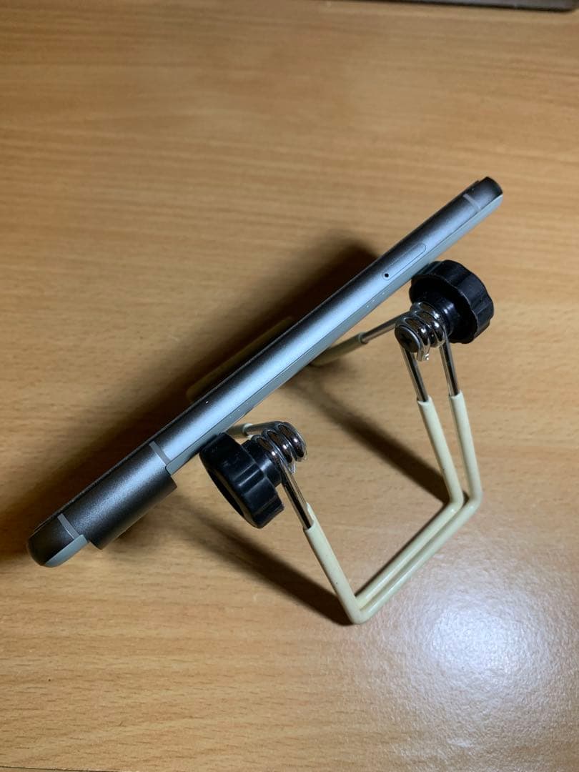 Google Pixel 8 グレー ケース・スタンド付