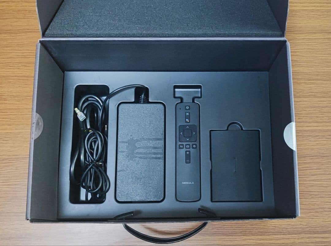 【ジャンク品】NEBULA Cosmos プロジェクター 本体