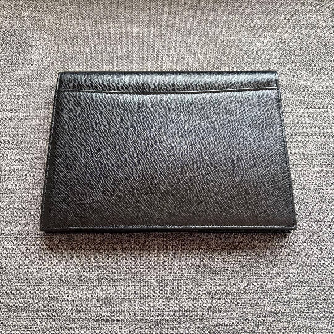 【未使用】イヴ・サンローラン クラッチバッグ