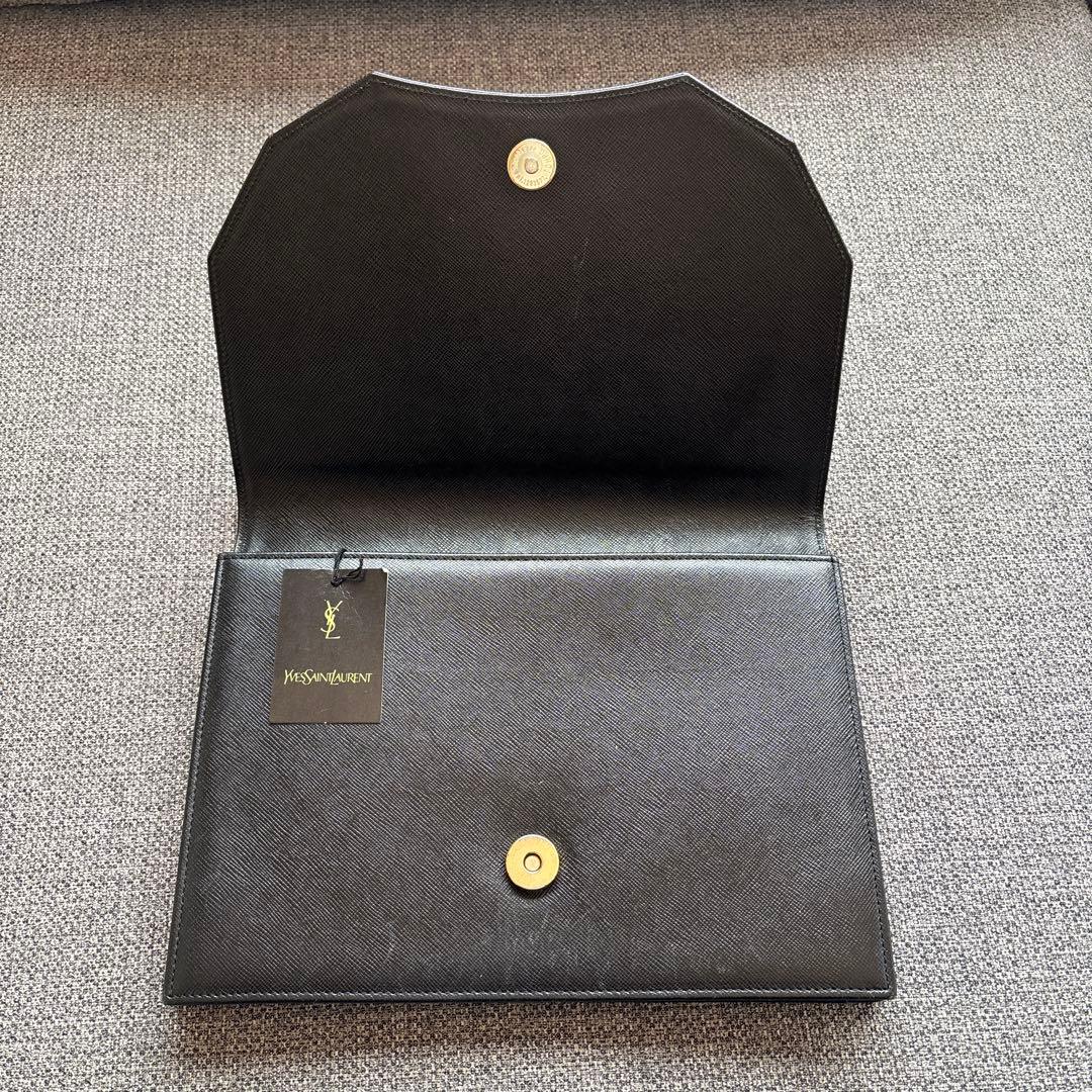 【未使用】イヴ・サンローラン クラッチバッグ