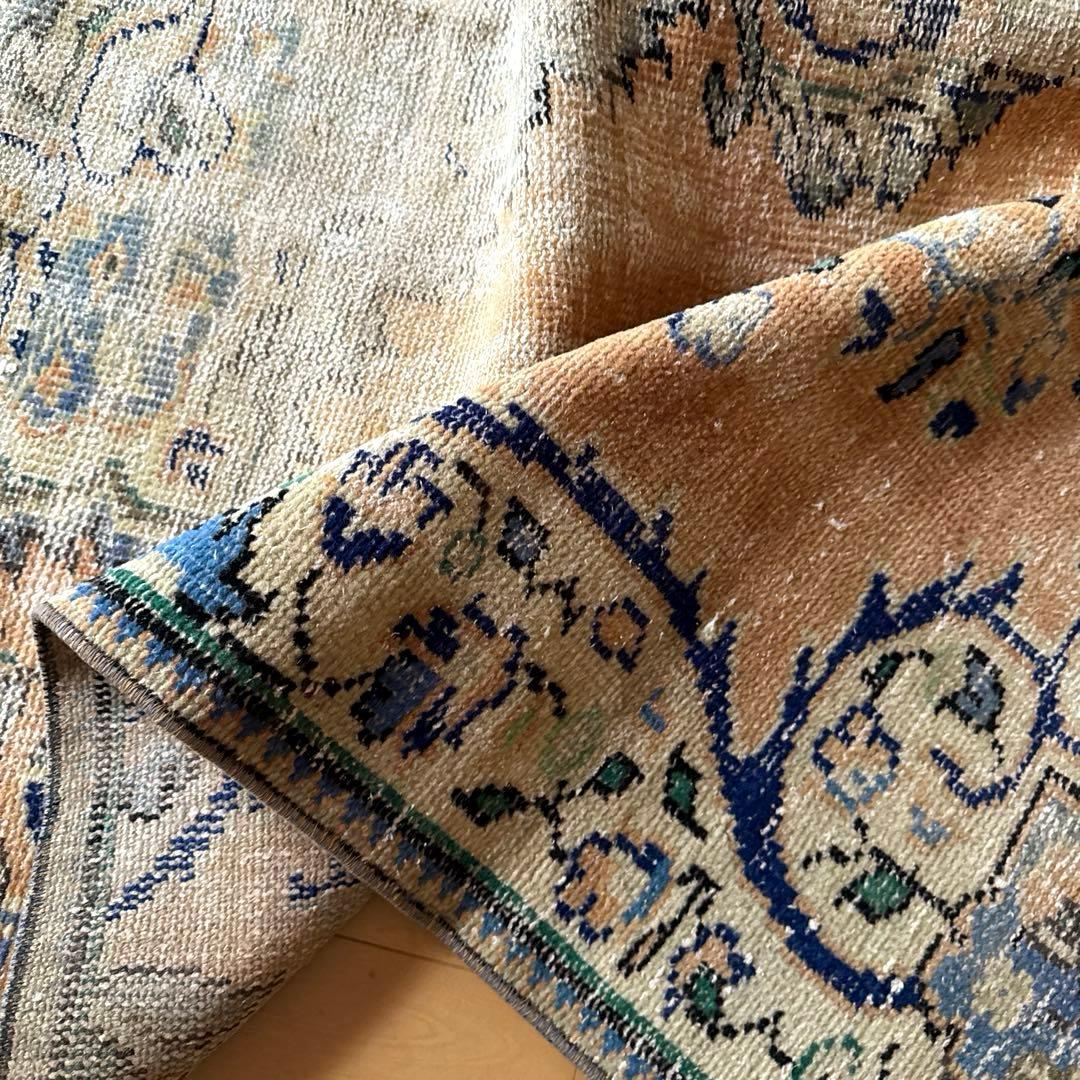 gigi（プロフ必読）　132×235擦れシャビートルコヴィンテージラグ