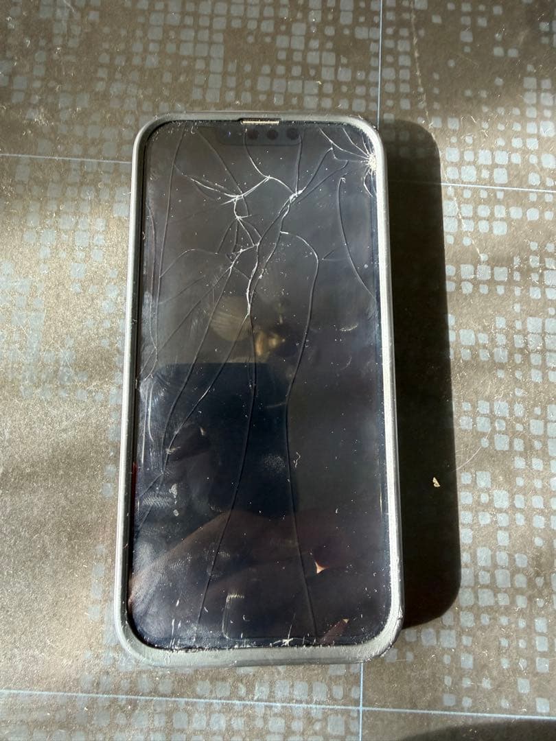 iPhone13Pro 128G 画面割れ