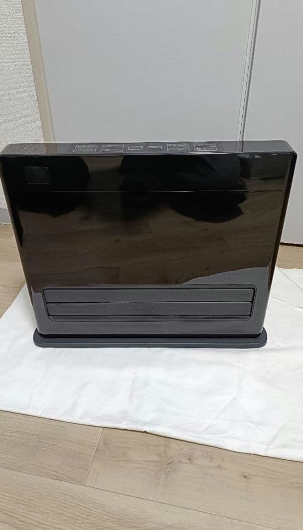 【美品】THREEUP グランヒート CH-AZ0683 ヒーター 箱付