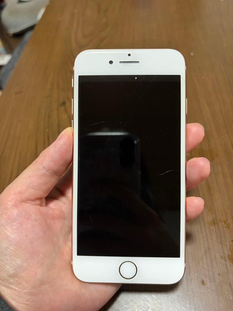 P*h様 Apple iPhone 8 ゴールド