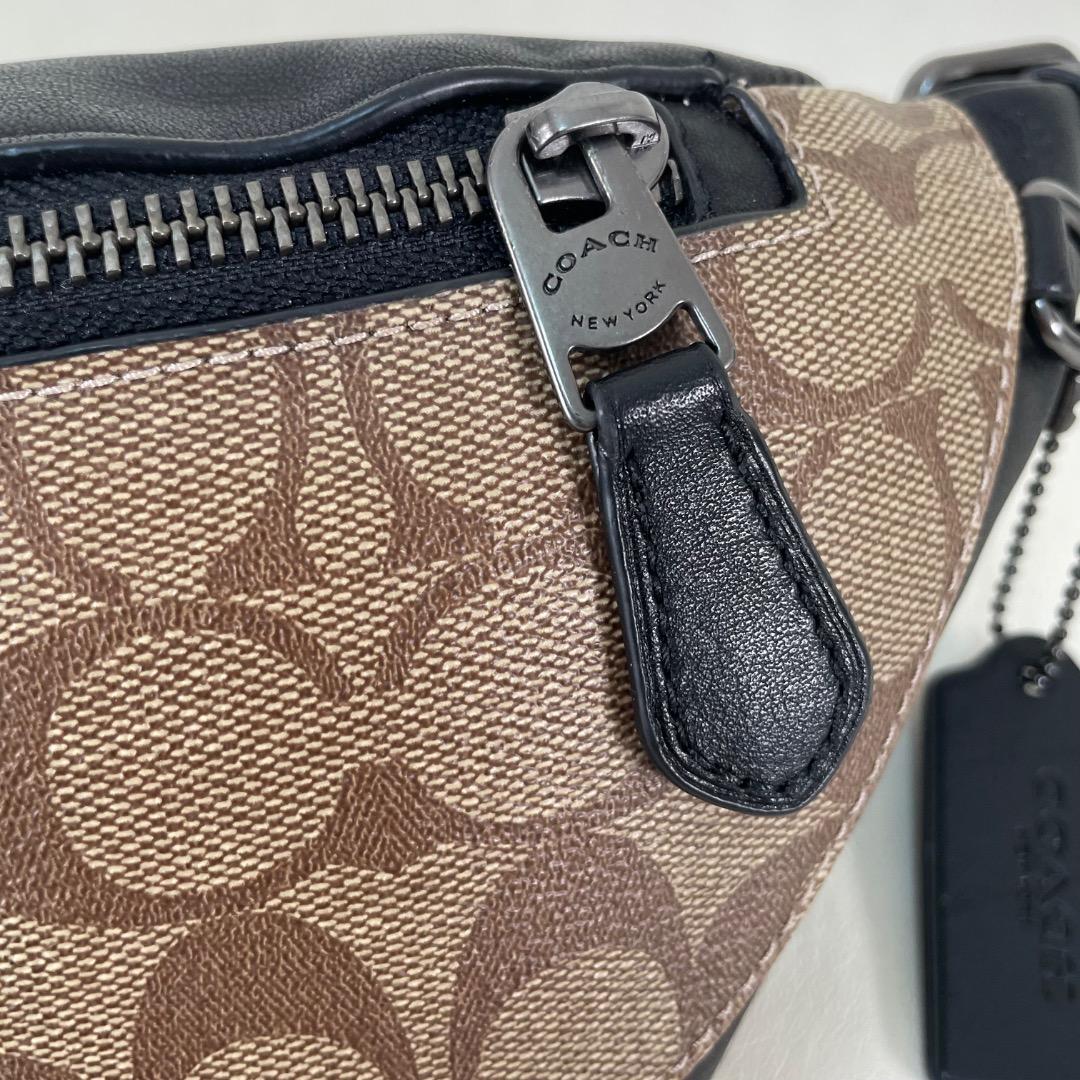 C5 美品✨COACH ボディバッグ F84711 ブラック×シグネチャー