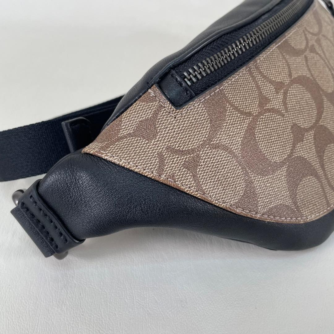 C5 美品✨COACH ボディバッグ F84711 ブラック×シグネチャー