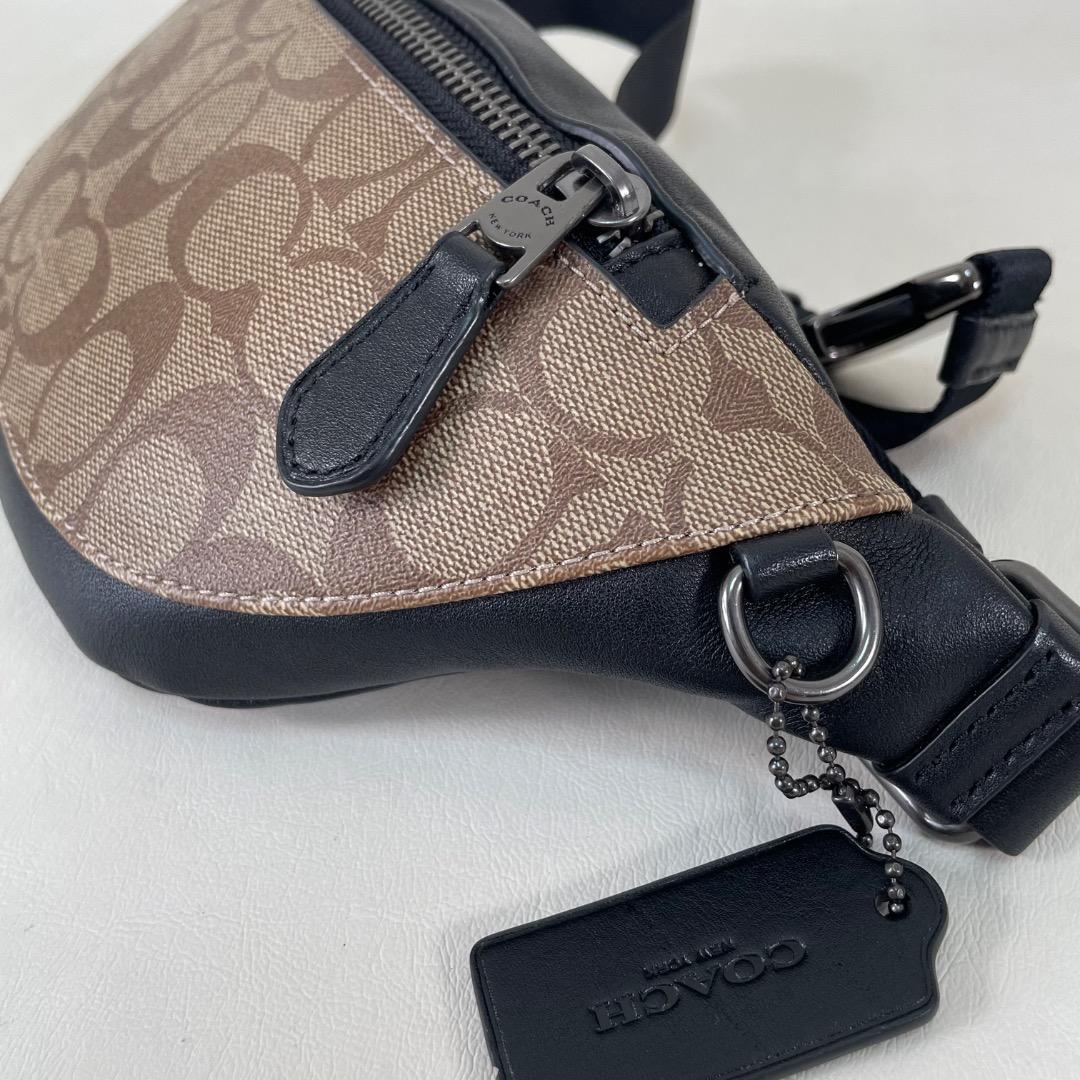 C5 美品✨COACH ボディバッグ F84711 ブラック×シグネチャー