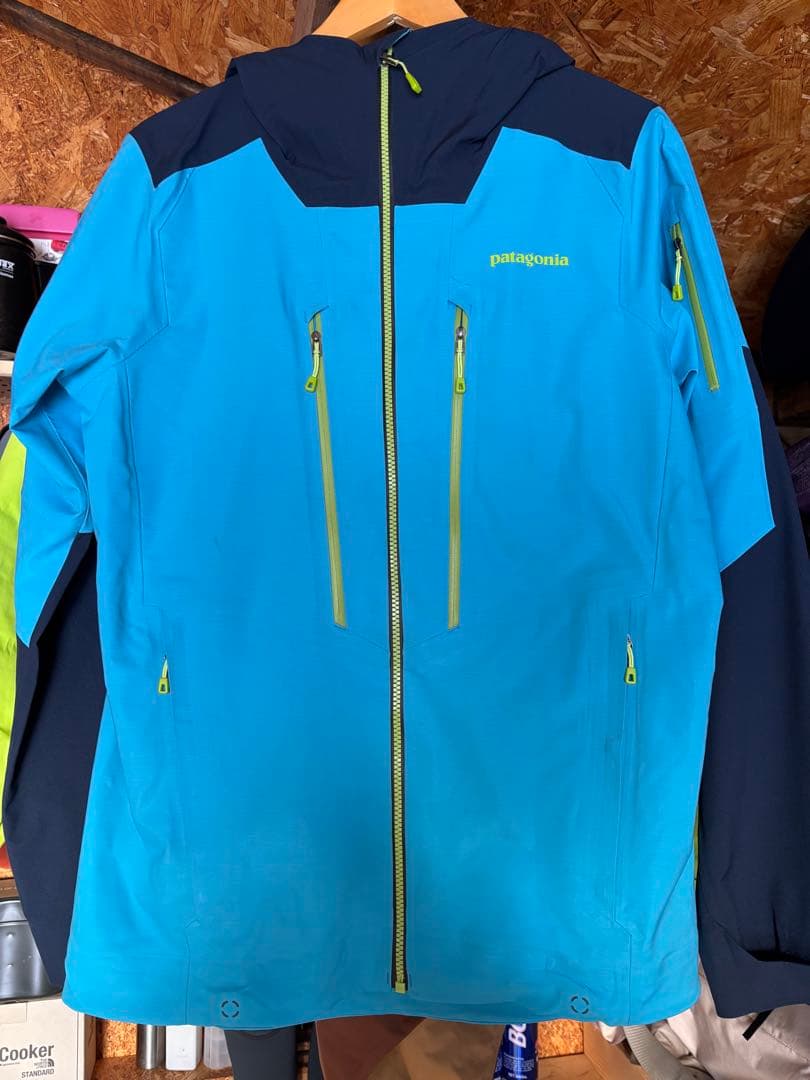 patagonia マウンテンパーカー　s size