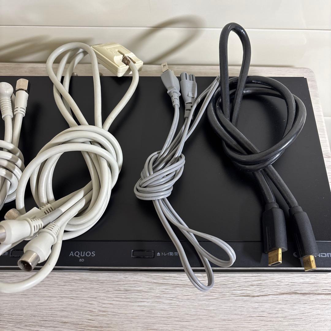 シャープ AQUOSブルーレイ 2B-C05BW1 リモコン付き
