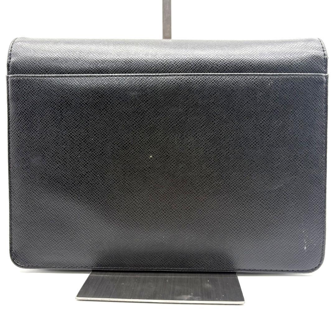 YSL　イヴサンローラン　クラッチバッグ　セカンドバッグ　ブラック　レザー　黒