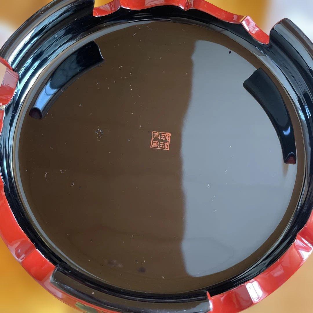 沖縄　角萬　漆器　赤い花柄の漆器 重箱