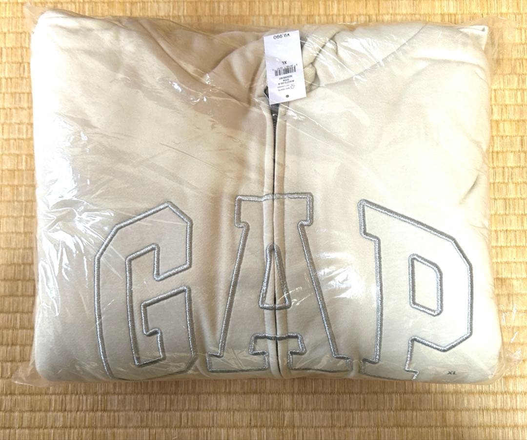 【希少レア】新品ꕥリラックスフィットGapロゴ裏ボアジップアップパーカーベージュ