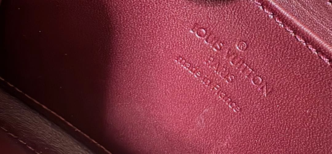 LOUIS VUITTON ルイヴィトン ジッピーパース ヴェルニ