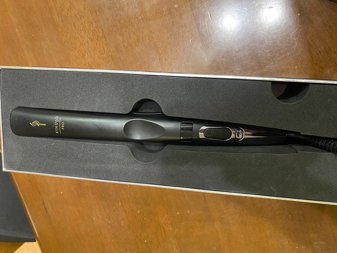 【美品】【値下げ】KINUJO PRO ストレートヘアアイロン ブラック