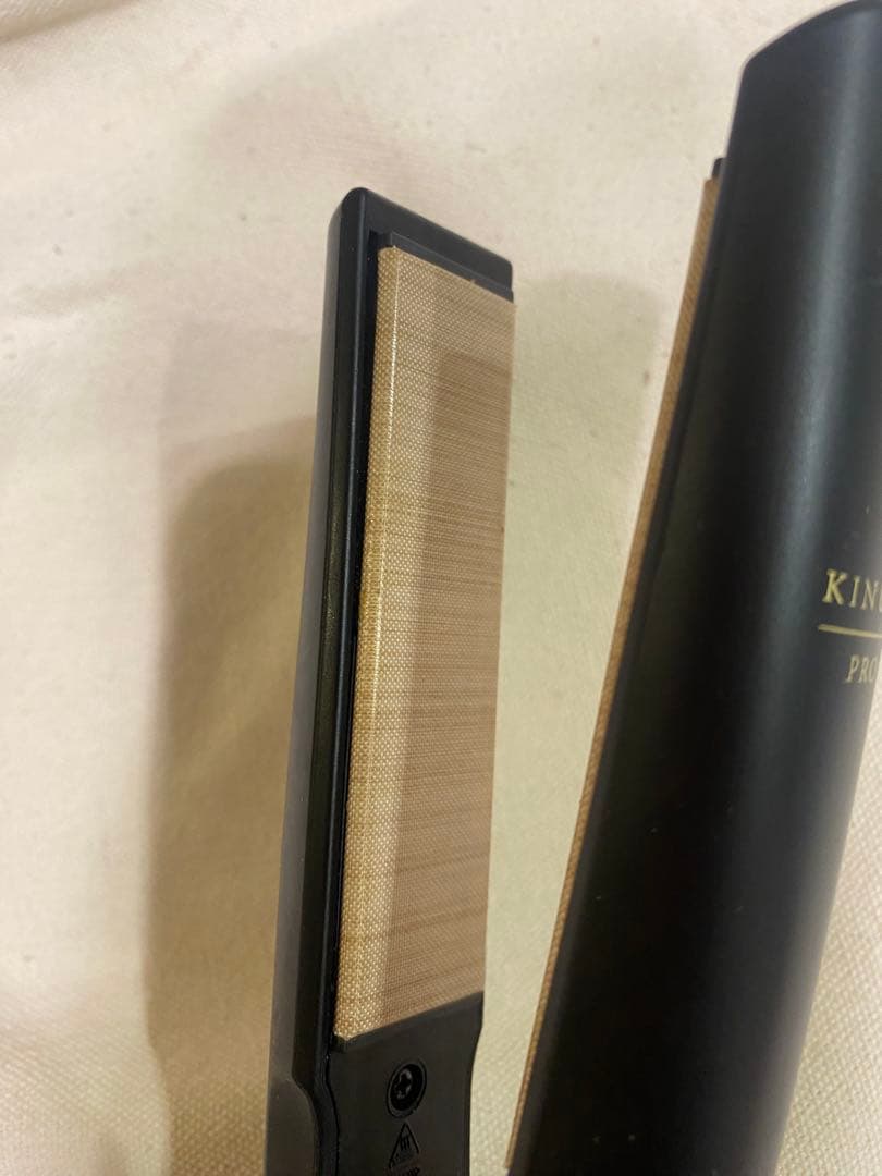 【美品】【値下げ】KINUJO PRO ストレートヘアアイロン ブラック