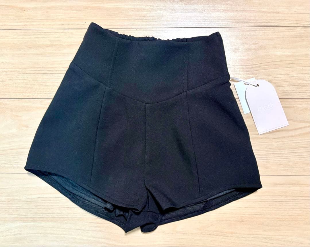Darich 美シルエットショートパンツ　試着のみ