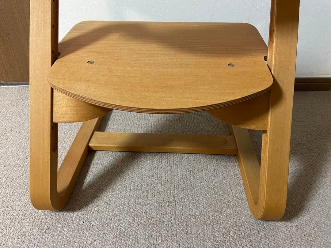 フォルミオ　デスクチェアー