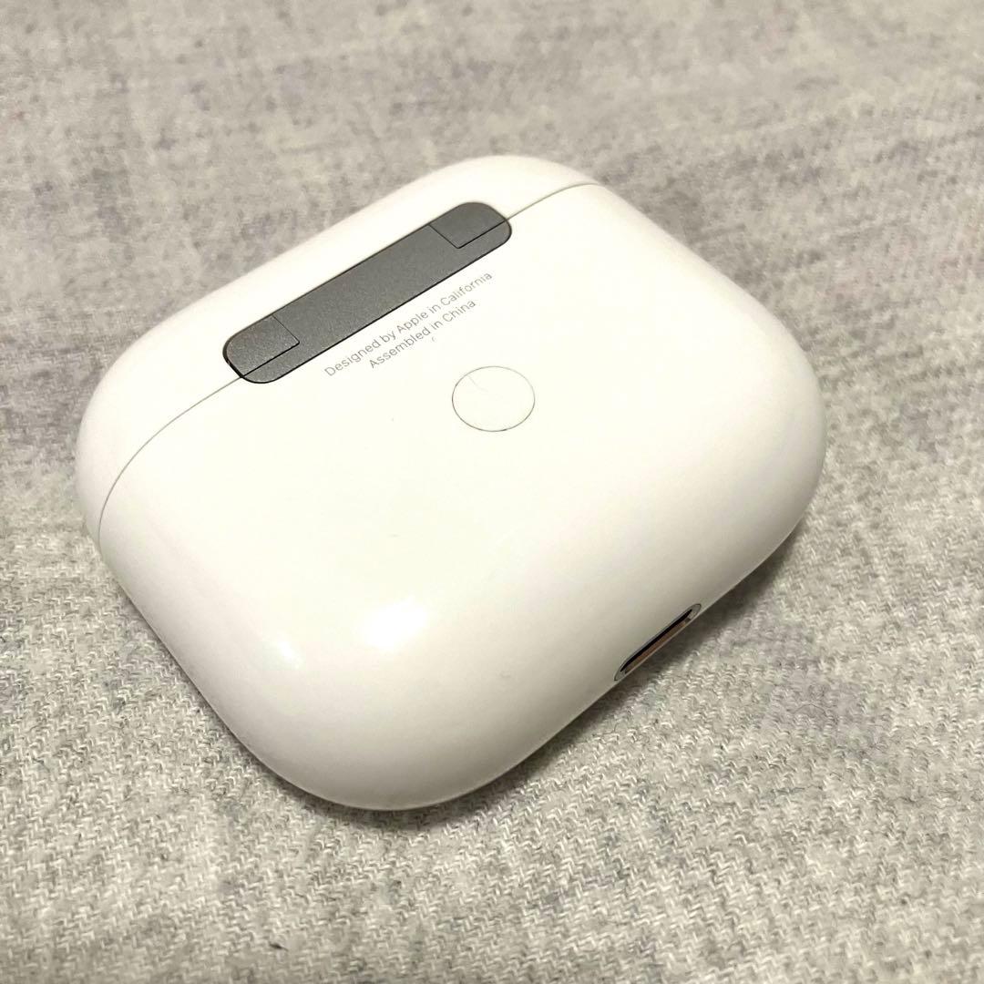 【本体のみ】Airpods 第3世代　（ケース+両イヤホン)