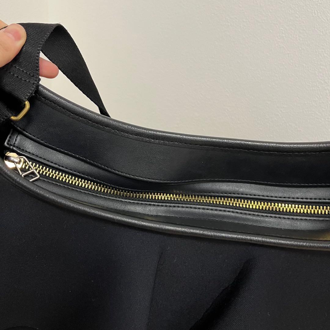 【RAPTURE ラプチャー】ダイバー素材 ティアードネイプルズボディバッグ