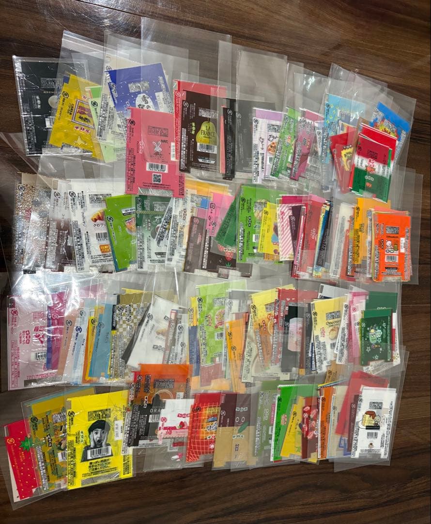 m*i様 チロルチョコ　包み紙　大量