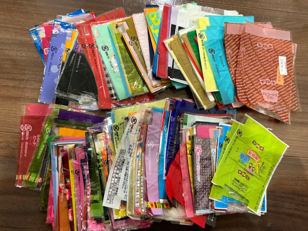 m*i様 チロルチョコ　包み紙　大量