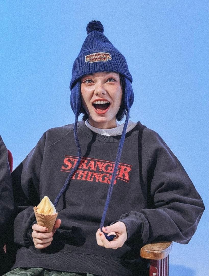 【STRANGER THINGS】コラボアソートスウェットプルオーバー　M