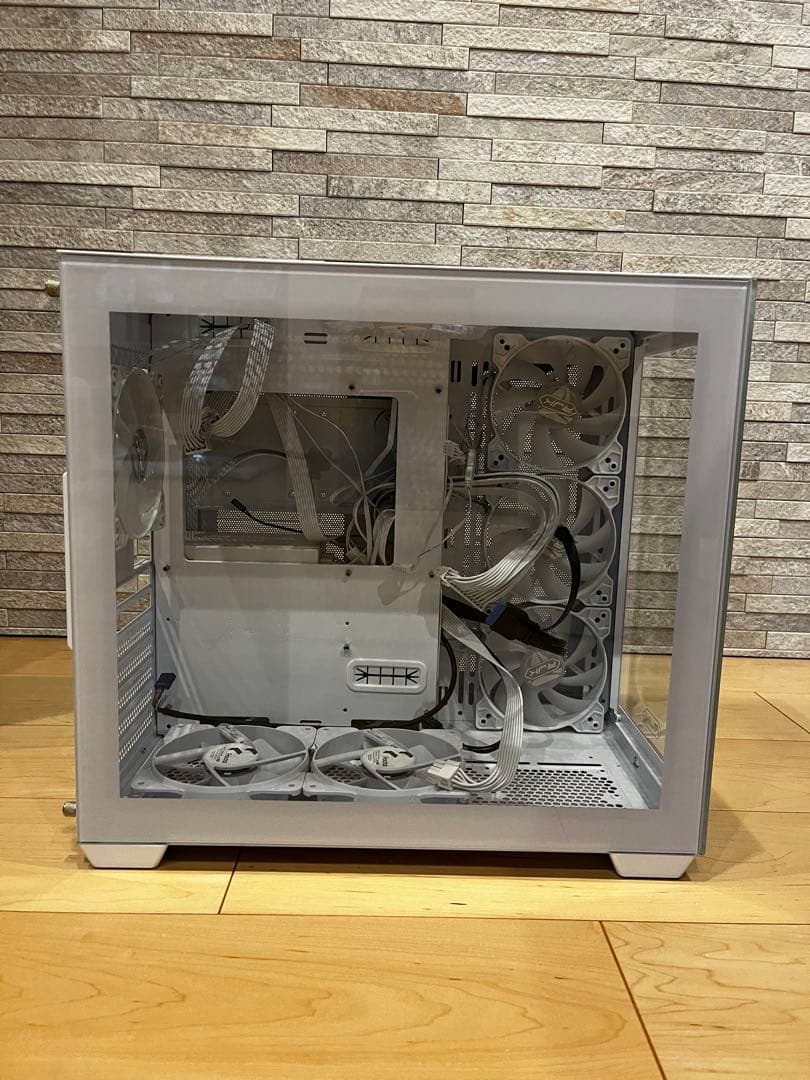 【ARGBファン7個付属】RAIJINTEK　ホワイトPCケース白