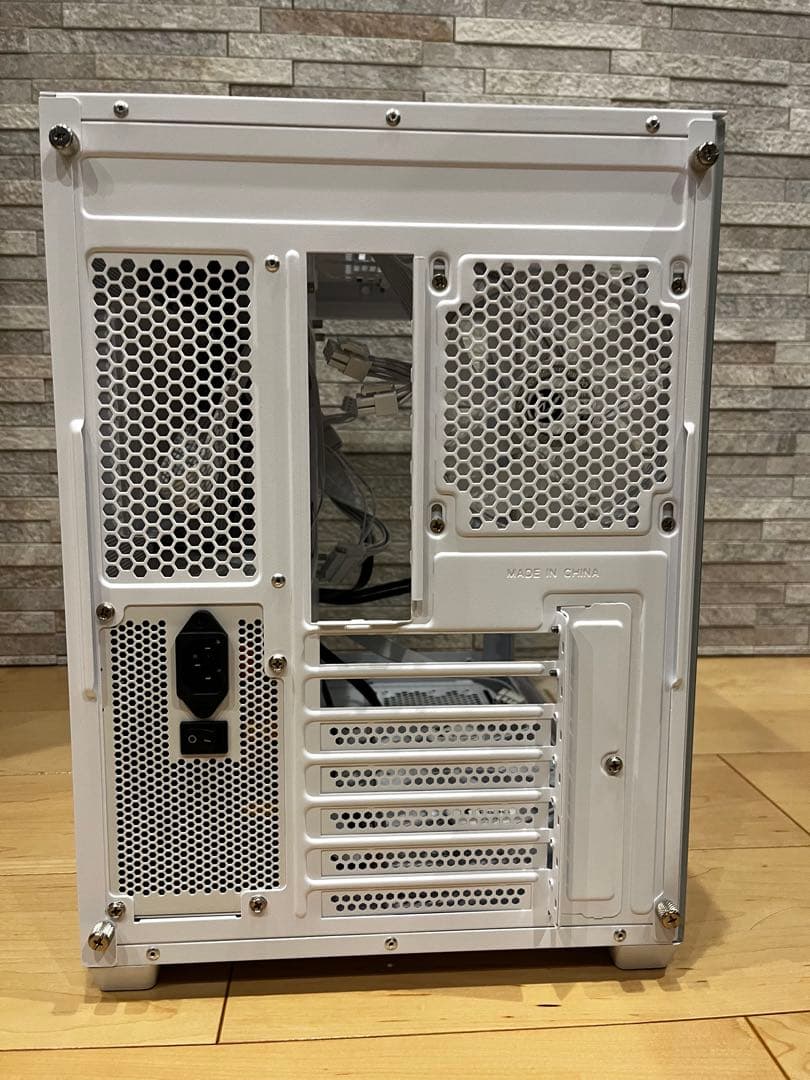 【ARGBファン7個付属】RAIJINTEK　ホワイトPCケース白